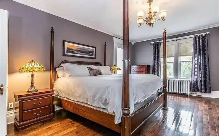 Grand Master Suite at The Westport Manor