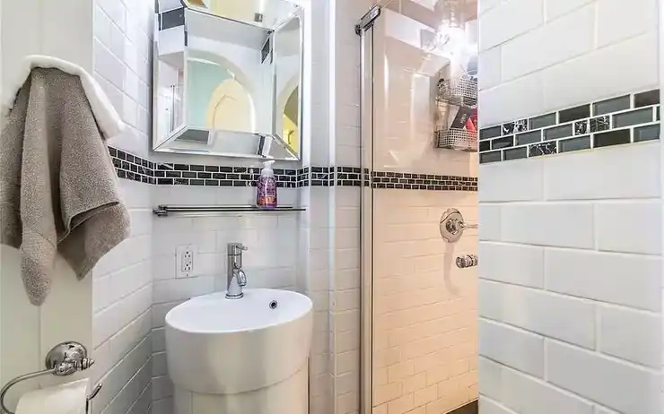 Upper Ensuite at The Westport Manor